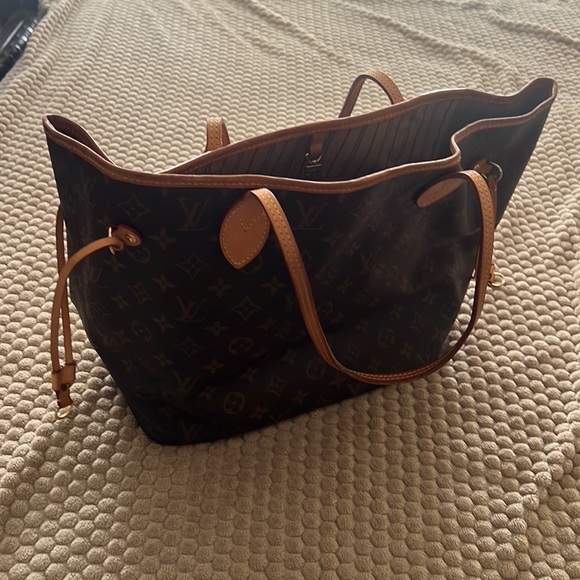 Authentic 🌼Louis Vuitton 🌼Neverful bag MM Reasonable offers please - Picture 9 of 14